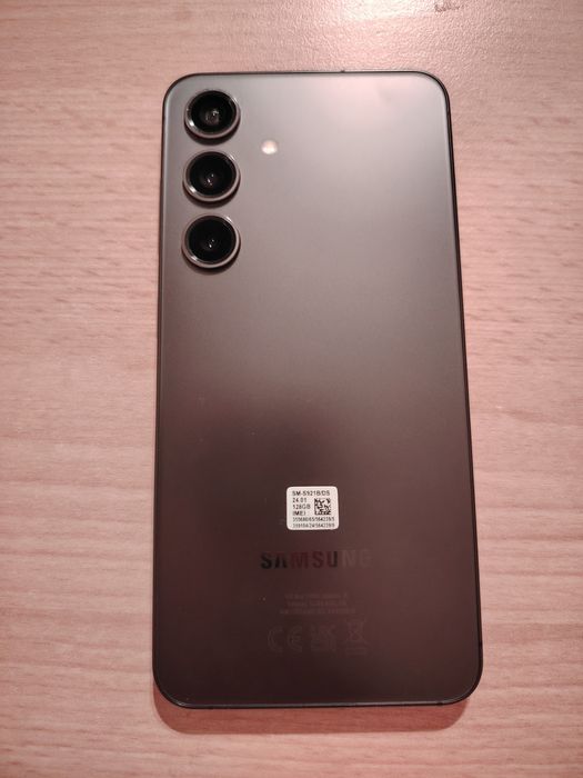 Samsung Galaxy S24 (SM-S921B/DS)
