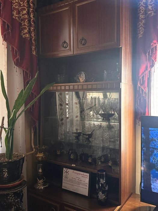 Продаётся сервант стенка