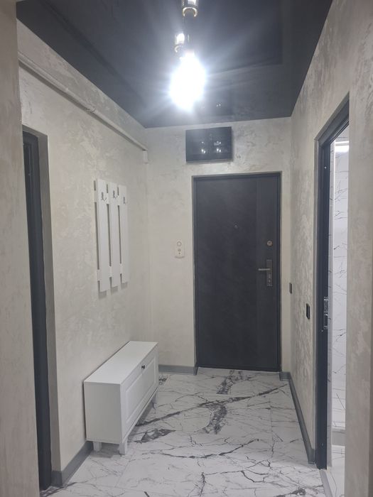 Ofer spre închiriere apartament cu 1 cameră zona Roșiori