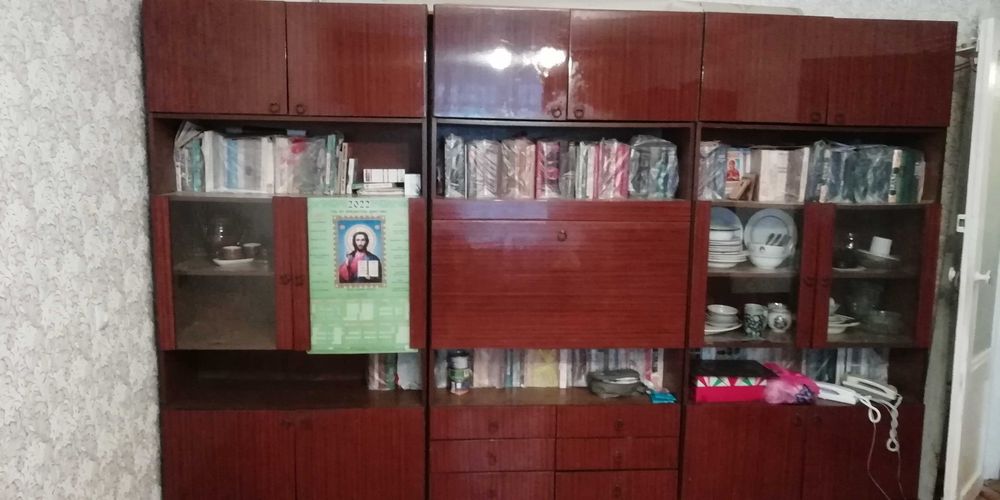 продам кровать с ящиками недорого