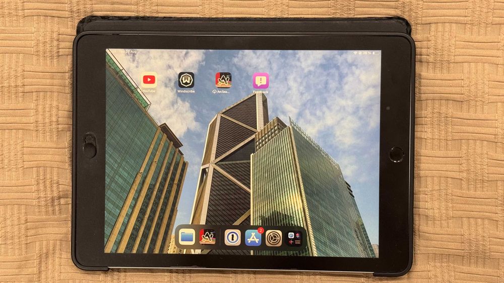 iPad (6th generation) Space Gray