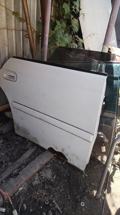 Дверь Субару легаси B3