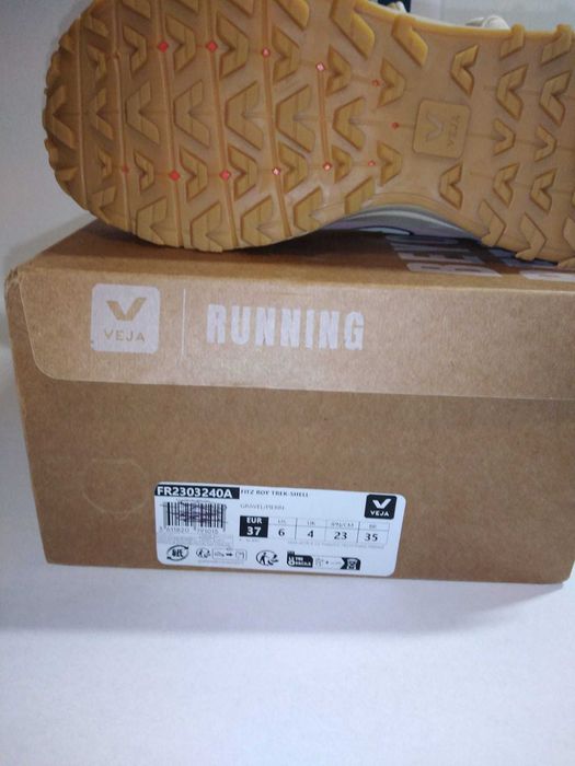 Adidasi Veja FITZ ROY TREK SHELL - Livrare Gratuita - 37