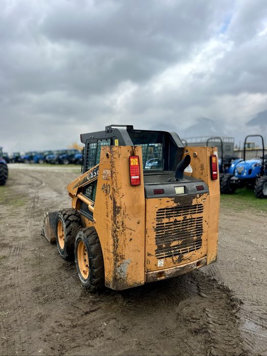 Мини челен товарач CASE 410 HIGH FLOW