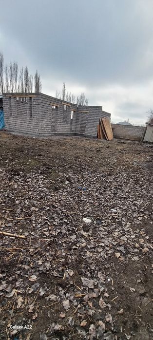 Hovli sotiladi 4 sotix