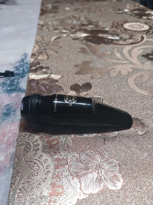 Vând muștiuc pentru saxofon alto.