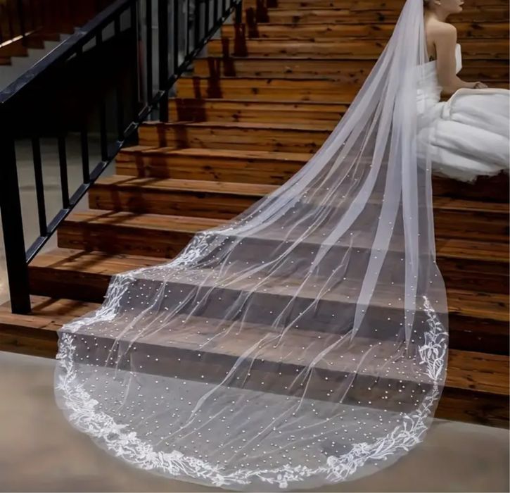 Voal alb pentru mireasa