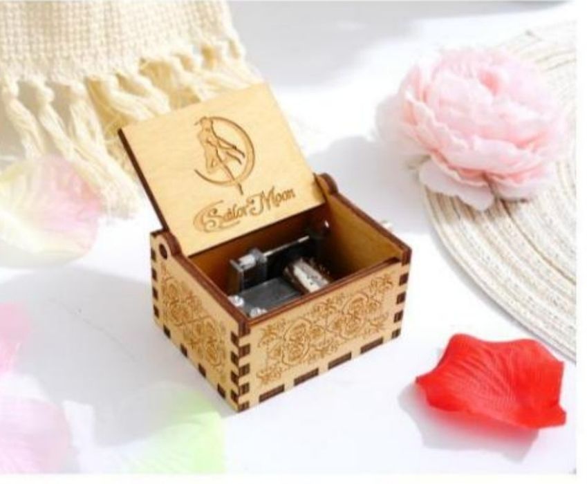 Musiqa chaladigan quticha, sovg'a uchun. Music box for gift