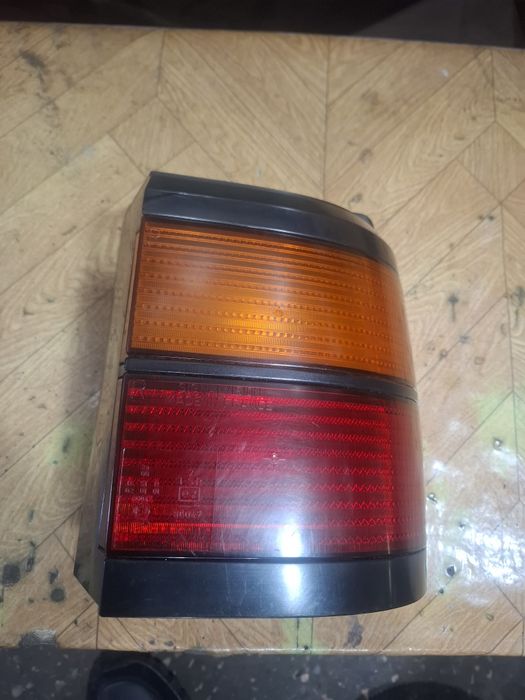 Фонарь задний правый пасат б3 универсал