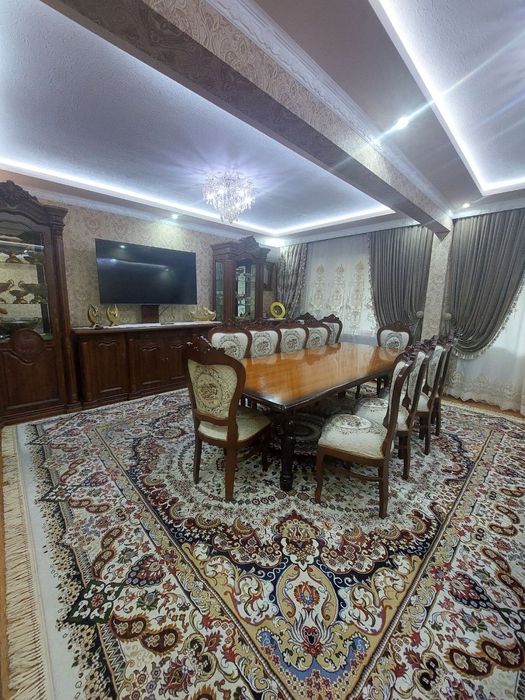 Продаётся 5 комнатная квартира