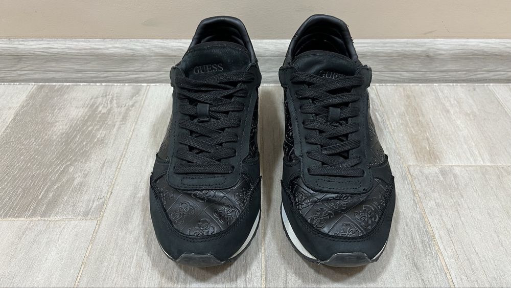 Спортно елегантни обувки GUESS 41