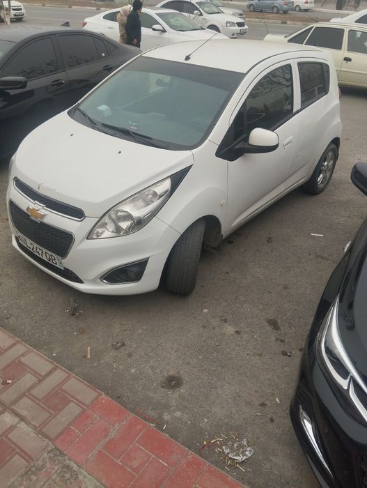 Shevrolet spark sotiladi 3 pozitsya
