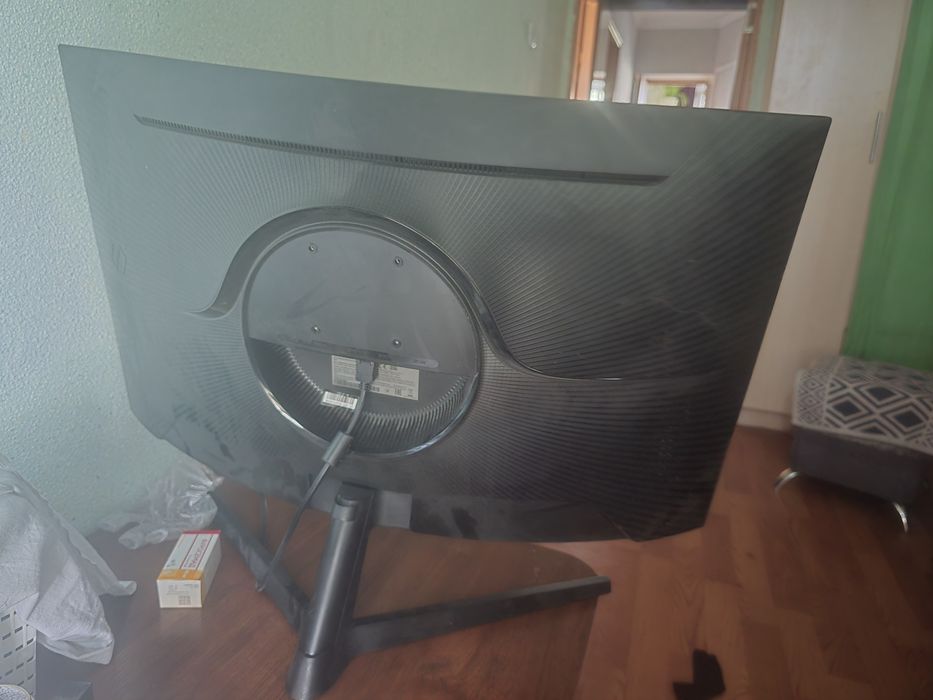 Samsung Odyssey G5 32" (сломана матрица)