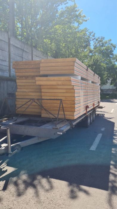 vand case pe structura metalica