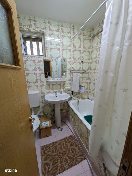 Apartament cu 3 camere semidecomandat – Calea București, zona Institut