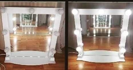 Vând Oglinda Make up