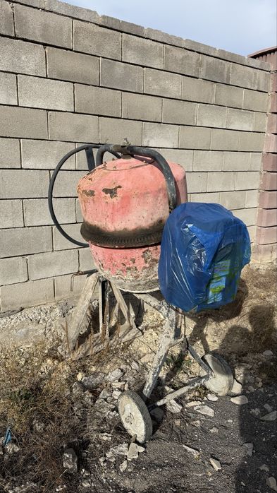 Продам рабочую бетономешалку