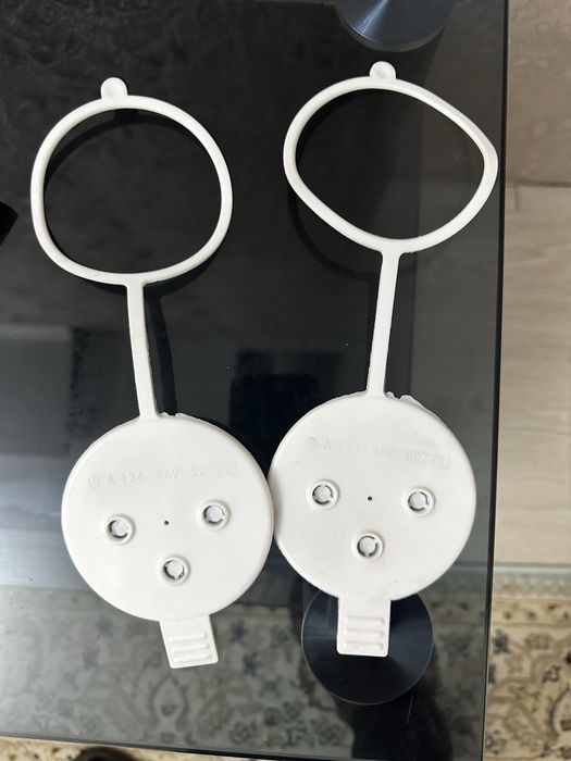 Крышка омывателя W124 Мерседес.