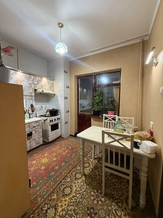 Продаётся 3х комнатная Юнусабад 19 квартал 2 этаж