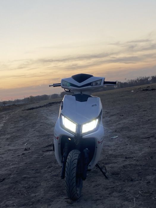 Мопед м8 125 куб Срочно