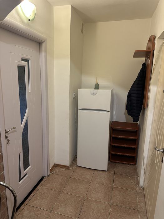 Inchiriez apartament 2 camere zona centrala