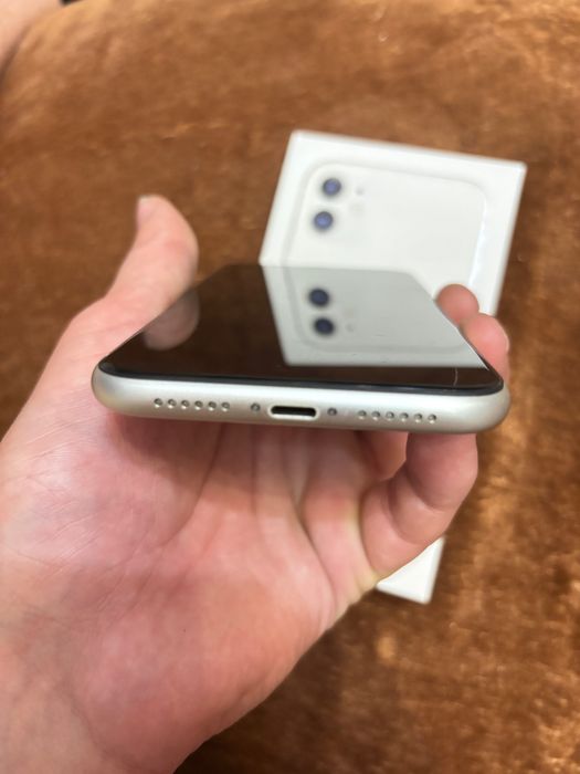 Продам айфон 11 на 64гб