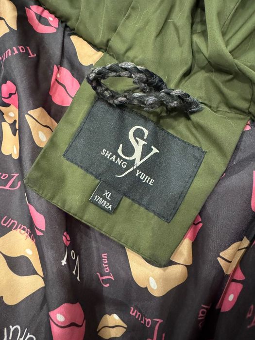 Продам куртку  на девочку