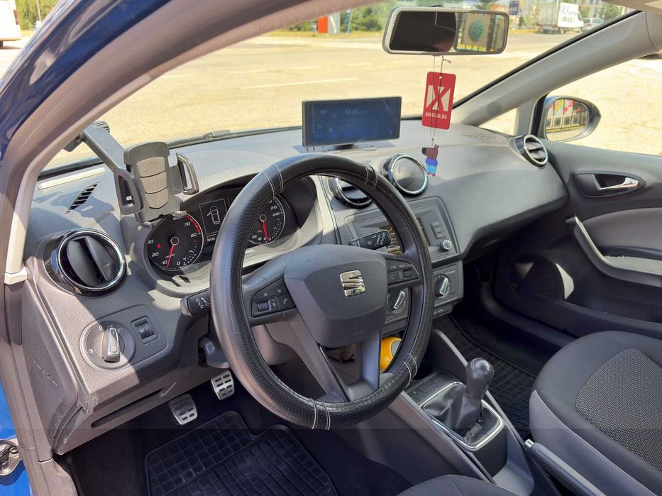 Продавам Seat Ibiza 2017г. 1.0 MPI на 90.000км. в ПЕРФЕКТНО състояние!