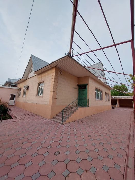 Үй Сарыағаш қаласында орталықта