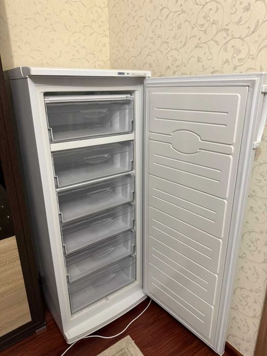 Продам морозильную камеру Атлант