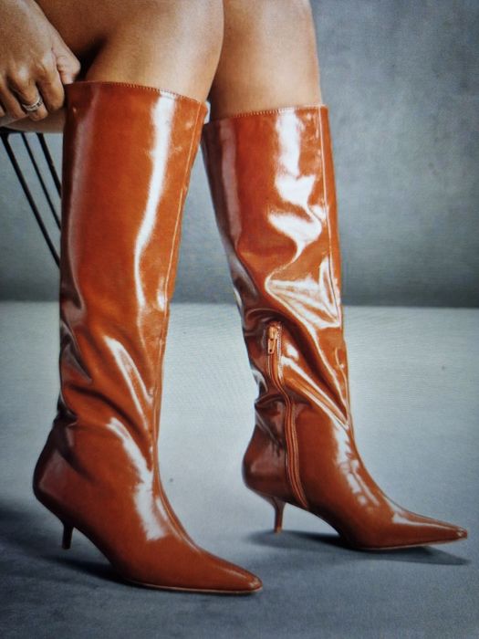 Cizme inalte cu varf ascutit elegante cu toc jos