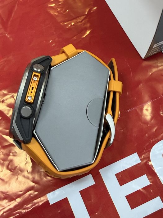 ЧИСТО НОВ 47mm Garmin Fenix 8 Гаранция Технополис 2028г. Spark Orange