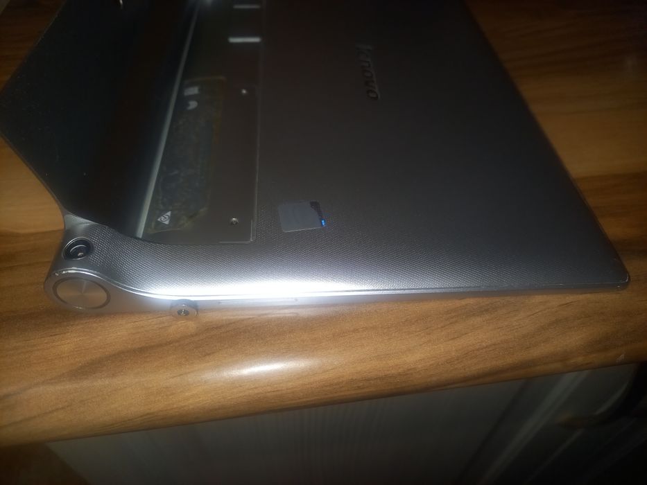 Lenovo yoga tablet2 1050L