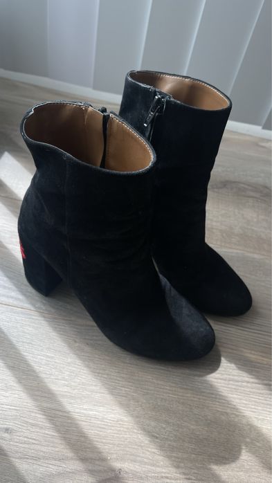 Cizme de piele deosebite marimea 38