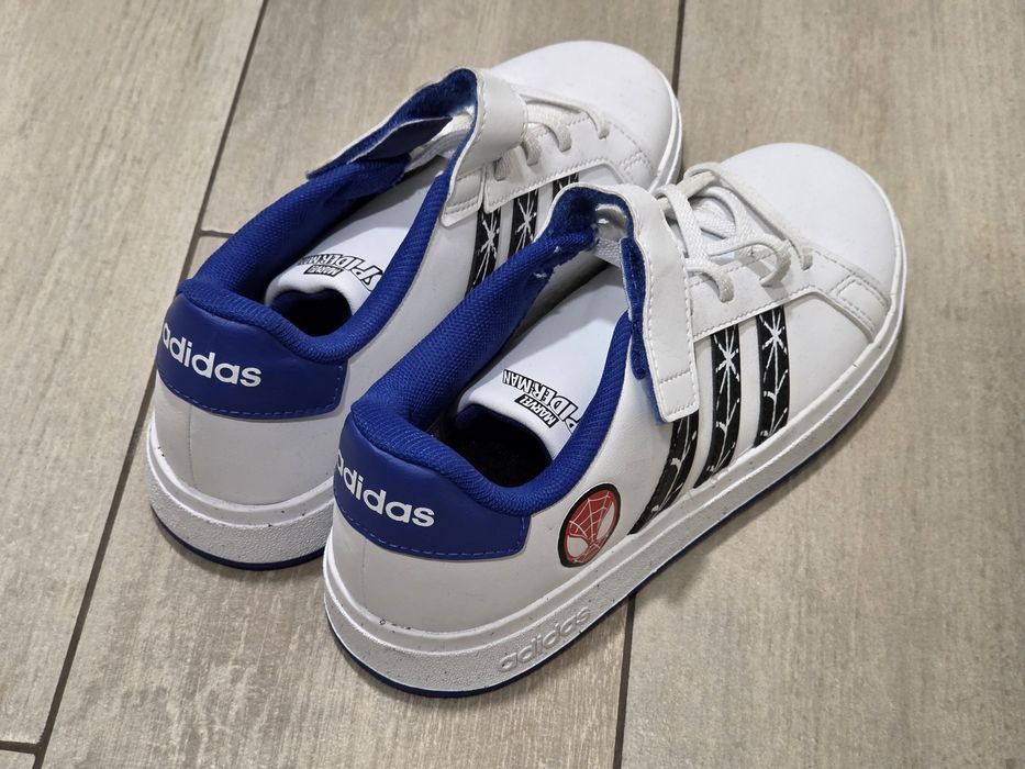 Adidas  Grand court Marvel Spider-man
