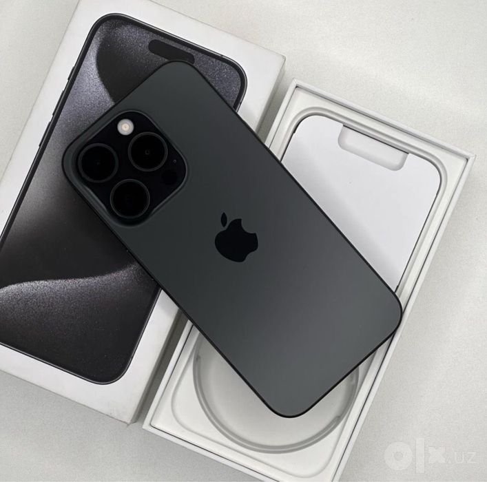 iPhone 15 Pro Max 512 GB — Black Titanium, идеальное состояние