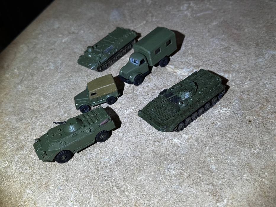 Военна техника НРБ в мащаб 1:87 HO танкове и газ-69