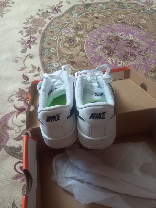Продам 41 размер NIKE оригинал