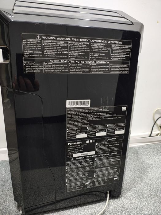 Vând umidificator și purificator aer marca philips