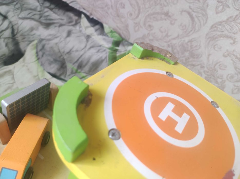 Деревянная игрушка паркинг срочно
