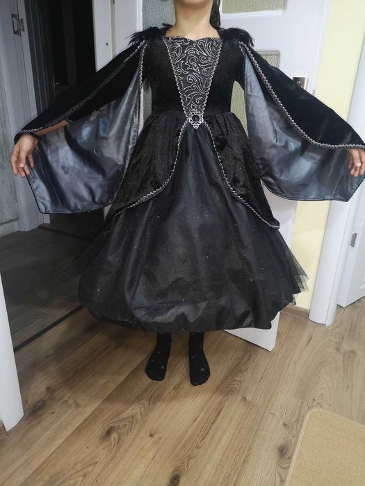 Рокля за малки кралици