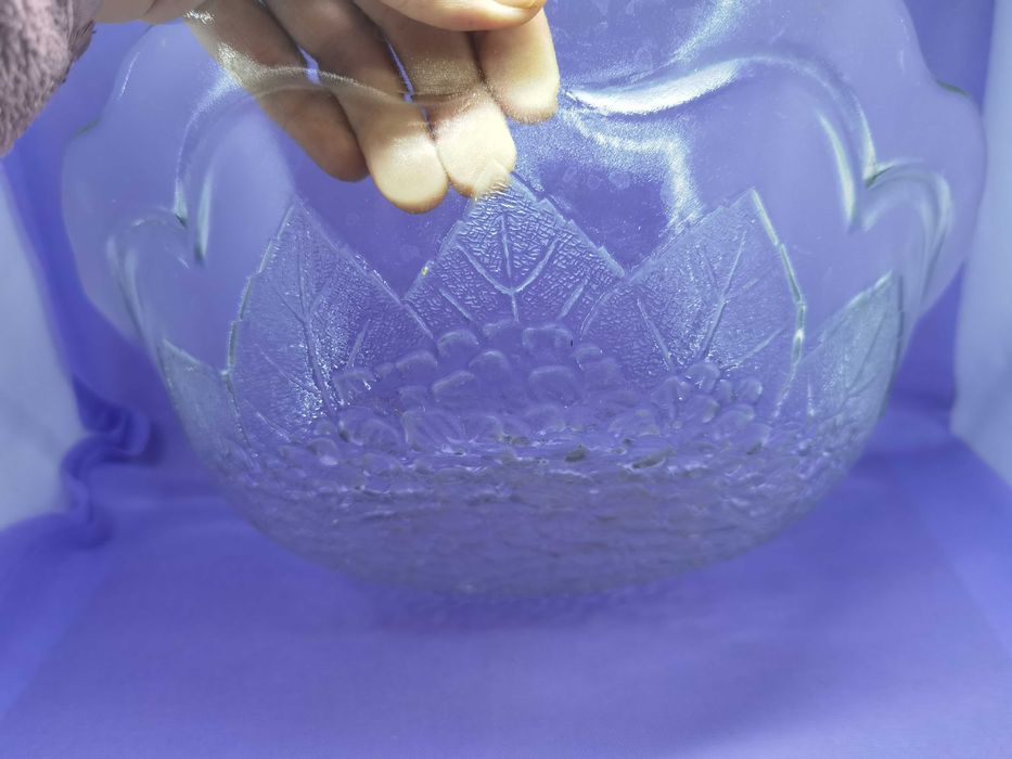 Стъклени купи и чинии не ползвани