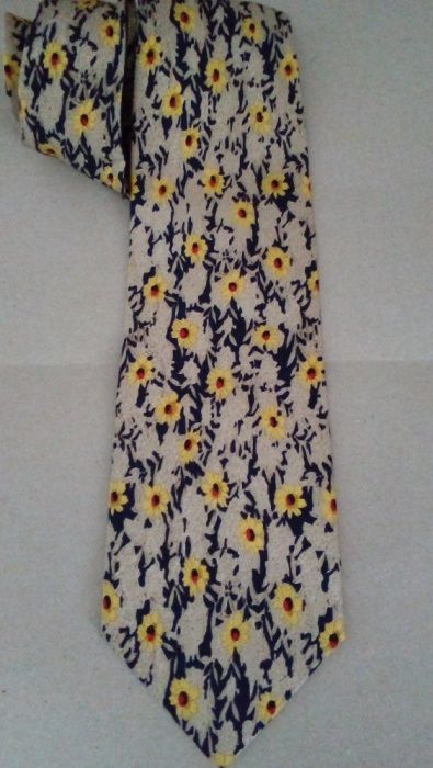 cravata Giorgio Armani, noua