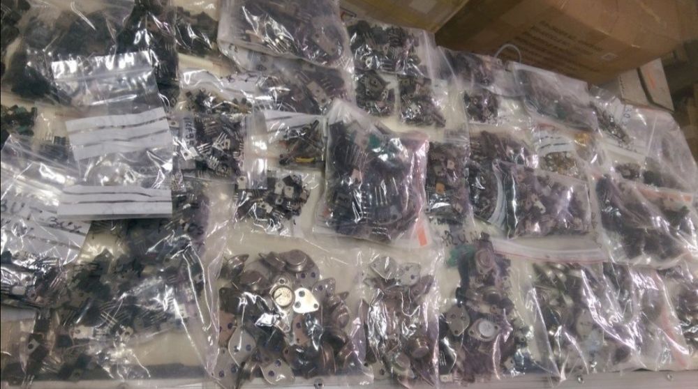 Lot de Finali , Tranzistori , Integrate noi/recuperate stare perfecta