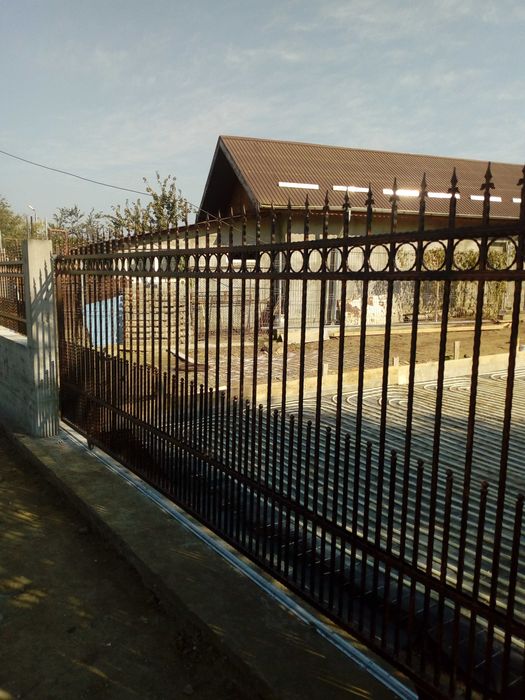 Balustrazi, porți, garduri, confecții metalice