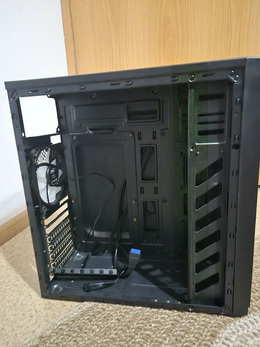 Продам корпус AeroCool
