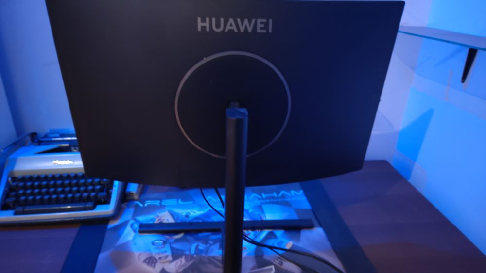 Monitor Huawei pt gaming, curbat