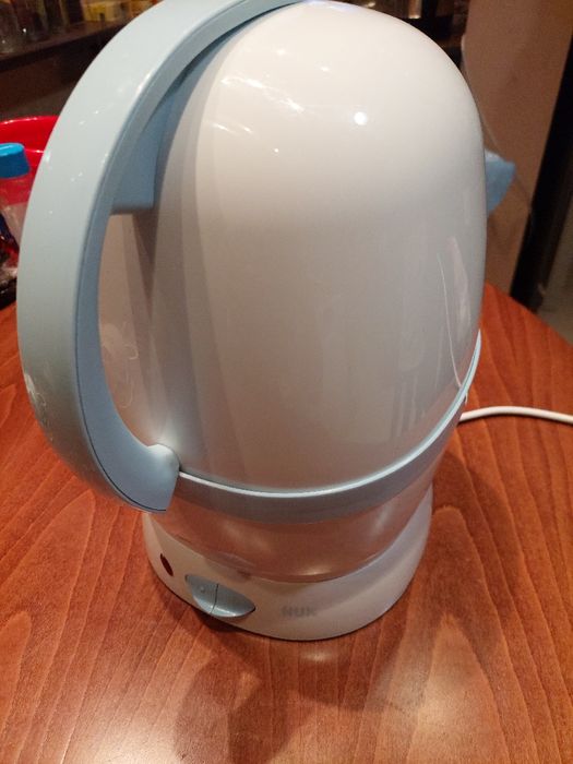 NUK Стерилизатор за 5 шишета + уред за задушаване на зеленчуци 2в1