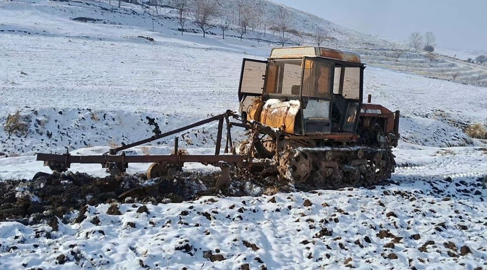 DT 75 dakumentda traktor