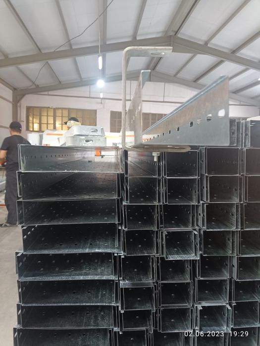 Перфорированный лоток кабельный